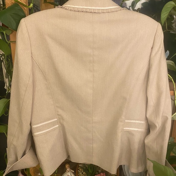 CLEO 4 Button lined Blazer with tiny Ruffle/Ribbon detail in Denim Cream. - Picture 2 of 7